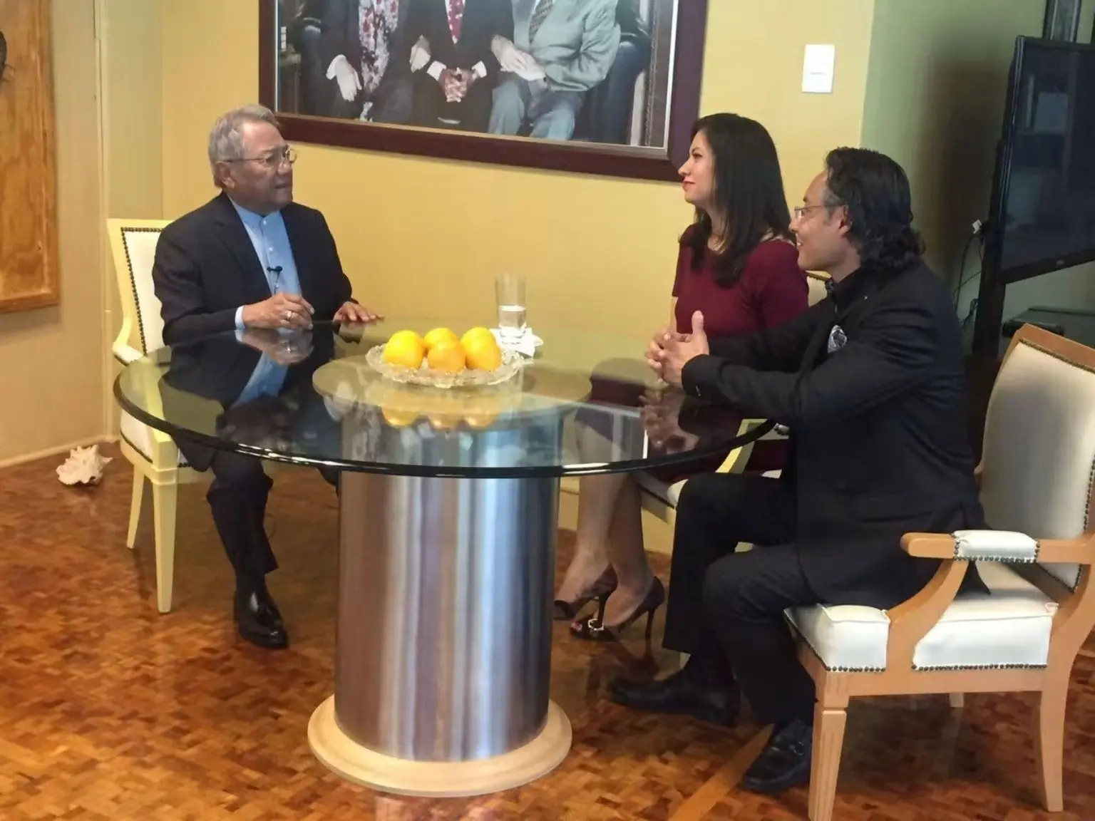 Daniel Canales durante una entrevista con el maestro Armando Manzanero